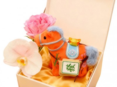 屋伴AI橙色小马马年新春马上橙潮玩礼品定制毛绒挂件公仔智能对话英语陪练故事机图2